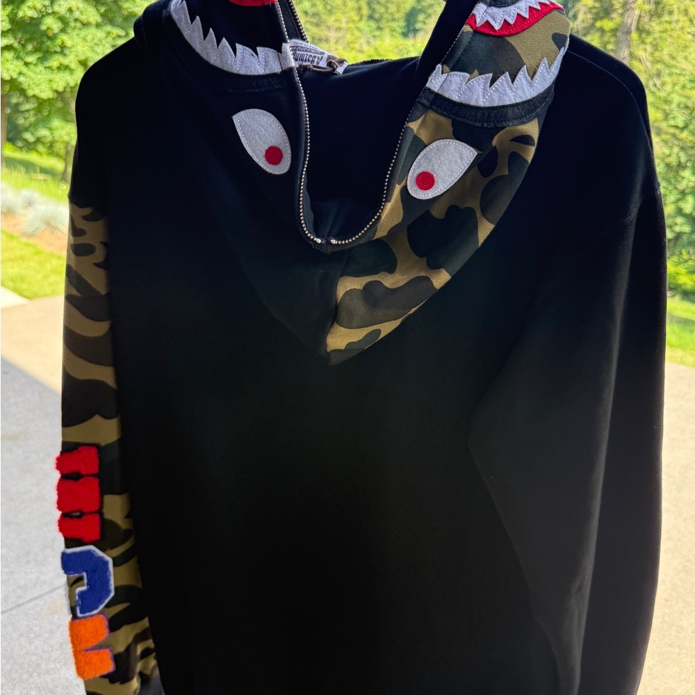 BAPE-style Shark Camo Sleeve Zip Hoodie - Black/Green - Picture 5 of 5
